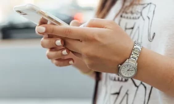 Person using a smartphone — UPI platform by Flipkart named fastest growing payments app at APAC Awards